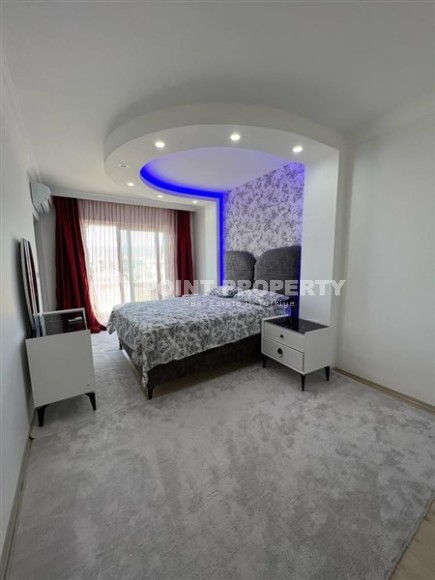 Panoramic duplex apartment with sea views, on the 10th floor with attic, in the center of Mahmutlar-id-6809-photo-4