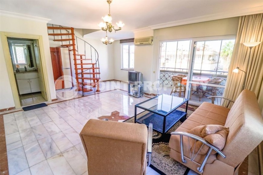 Двухуровневая квартира 1+1, общей площадью 75 м2, на 4-м этаже с мансардой в центре Аланьи-id-6813-фото-2