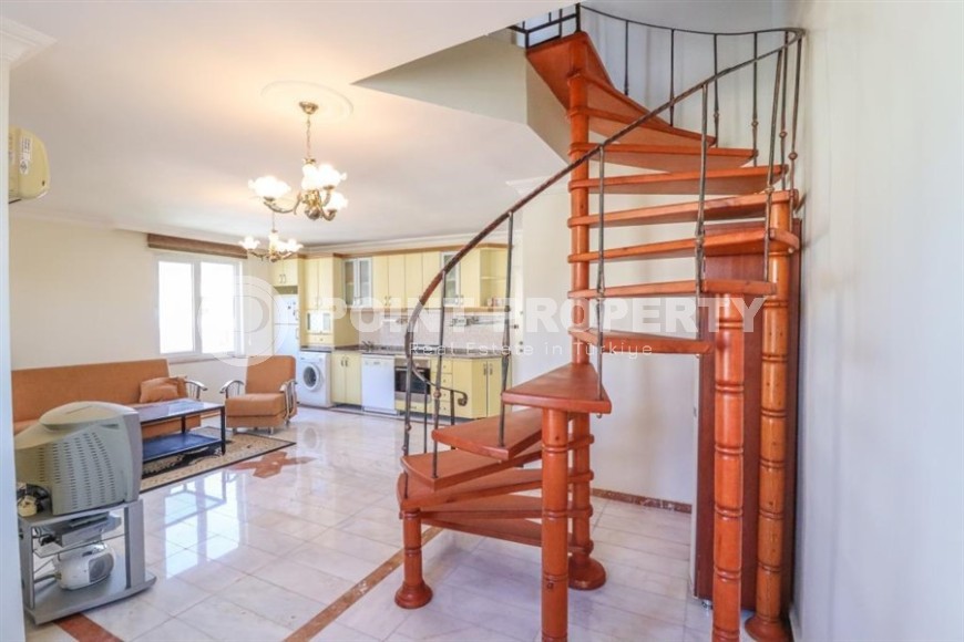 Двухуровневая квартира 1+1, общей площадью 75 м2, на 4-м этаже с мансардой в центре Аланьи-id-6813-фото-3