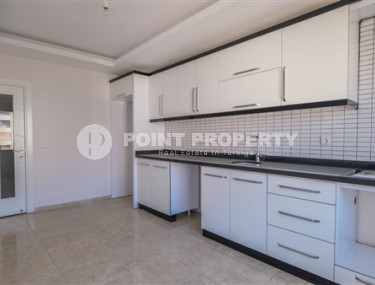 Five-room penthouse, 230m² with mountain views in a complex with a swimming pool in Cikcilli, Alanya-id-1533-photo-3