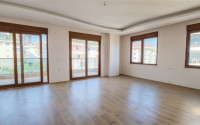Five-room penthouse, 230m² with mountain views in a complex with a swimming pool in Cikcilli, Alanya-id-1533-photo-5