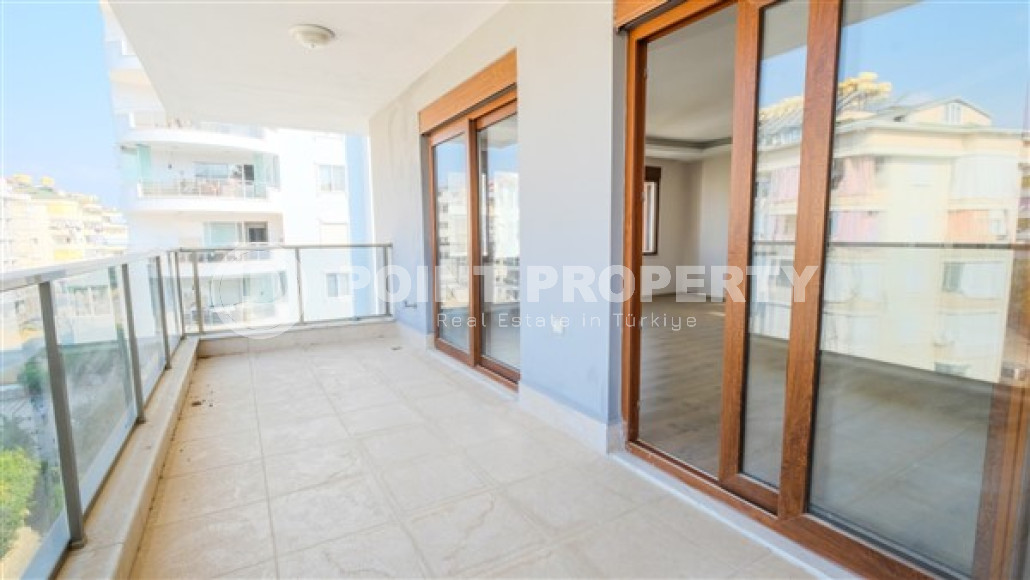 Five-room penthouse, 230m² with mountain views in a complex with a swimming pool in Cikcilli, Alanya-id-1533-photo-7