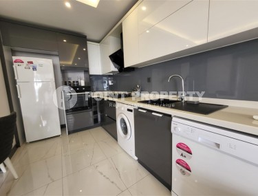 Квартира с современным дизайном, мебелью и новой бытовой техникой, в 850 метрах от моря, в центре Аланьи-id-6818-фото-4