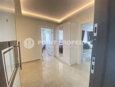 Furnished view apartment 3+1, 140m², in an elite complex in Mahmutlar, Alanya-id-1536-photo-4