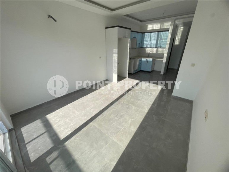 Небольшая квартира с чистовой отделкой на 2-м этаже, в резиденции 2022 года постройки-id-6868-фото-2