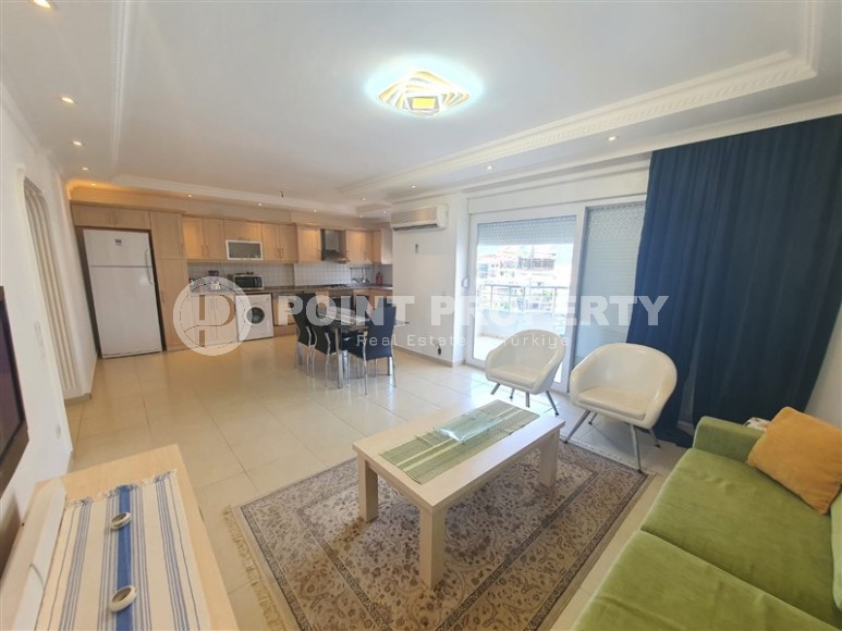 Светлая, просторная квартира 2+1, общей площадью 130 м2, в 500 метрах от моря, в спокойном, благоустроенном районе Аланьи - Тосмур-id-6878-фото-3