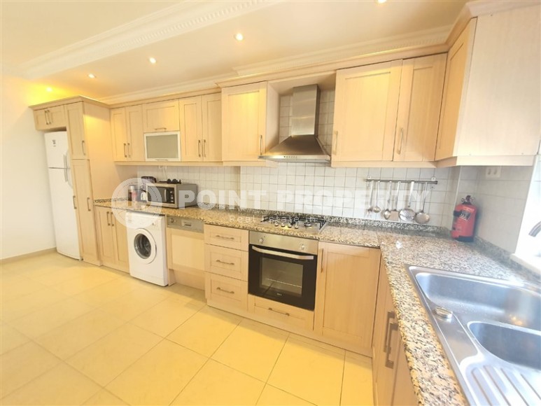 Светлая, просторная квартира 2+1, общей площадью 130 м2, в 500 метрах от моря, в спокойном, благоустроенном районе Аланьи - Тосмур-id-6878-фото-8