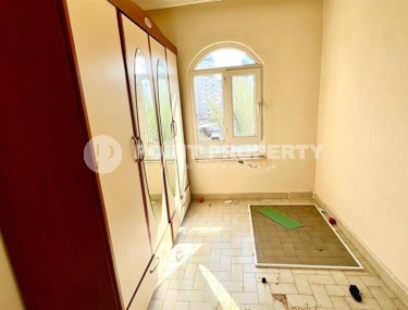 Inexpensive apartment with a convenient location 400 meters from the sea, in the center of Mahmutlar-id-6880-photo-5