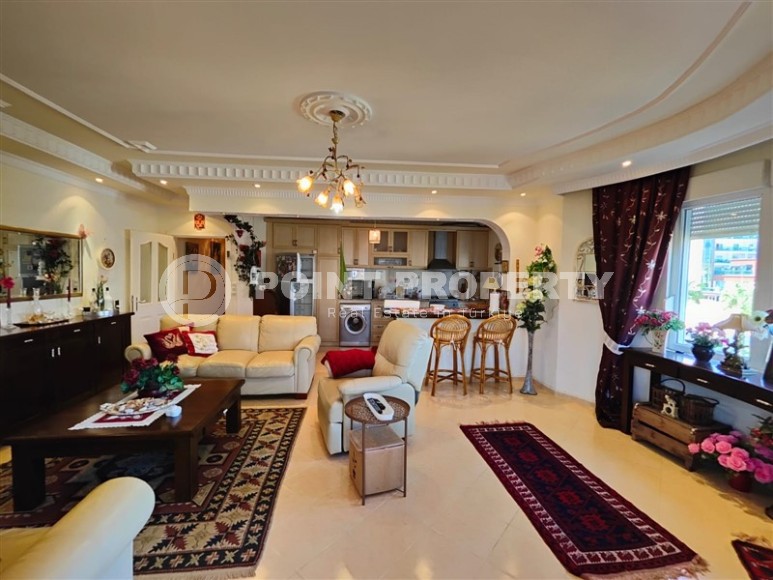 Furnished apartment 2+1 250 meters from the sea, in the center of the popular area of Alanya - Lower Oba-id-6881-photo-3