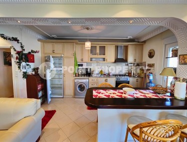 Furnished apartment 2+1 250 meters from the sea, in the center of the popular area of Alanya - Lower Oba-id-6881-photo-4