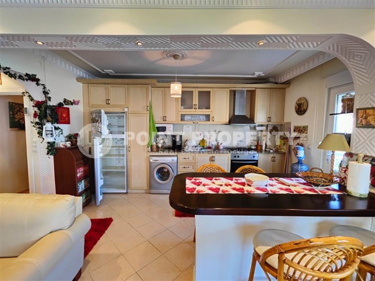 Furnished apartment 2+1 250 meters from the sea, in the center of the popular area of Alanya - Lower Oba-id-6881-photo-4