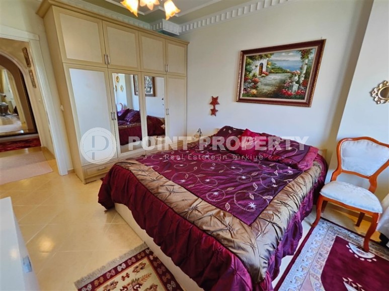 Furnished apartment 2+1 250 meters from the sea, in the center of the popular area of Alanya - Lower Oba-id-6881-photo-6