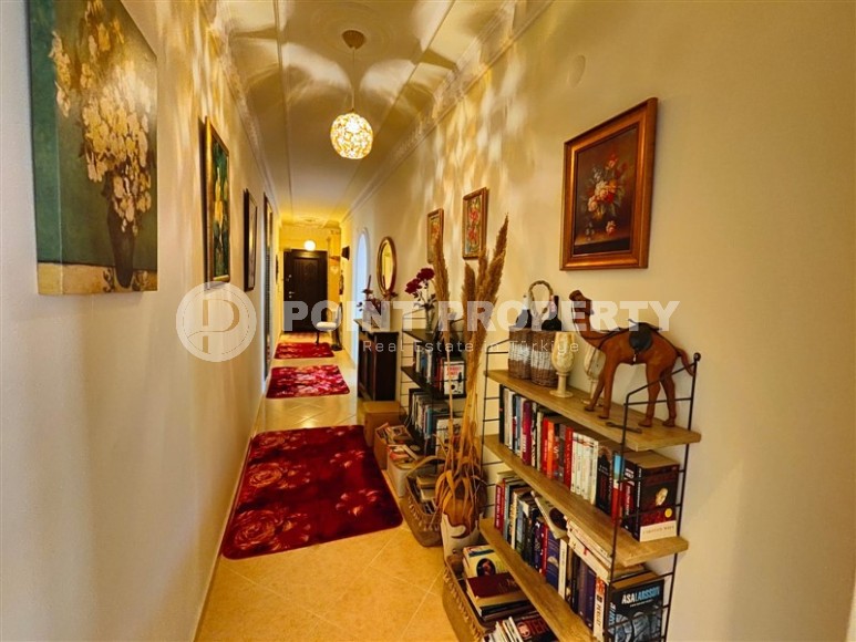 Furnished apartment 2+1 250 meters from the sea, in the center of the popular area of Alanya - Lower Oba-id-6881-photo-8