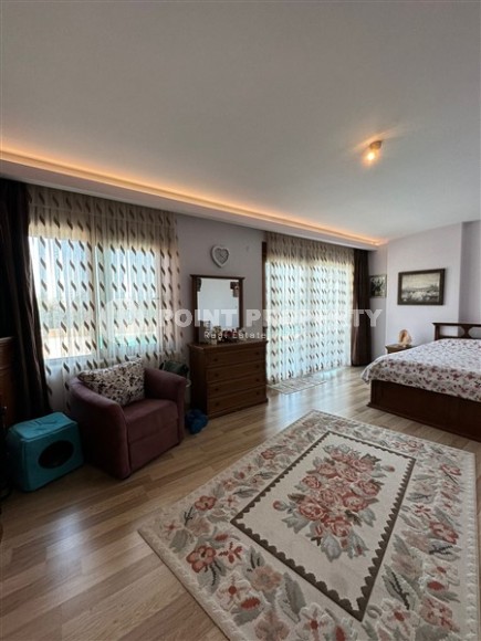 Двухуровневая квартира с видом на море и гору Кале, в престижном районе Аланьи - Хасбахче-id-6884-фото-13