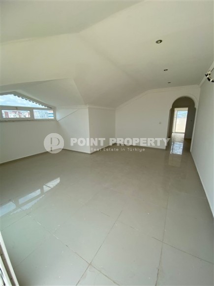 Spacious duplex 5+1, with a total area of 260 m2, on the 6th floor with an attic, in the picturesque area of Alanya - Avsallar-id-6891-photo-9