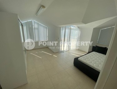 Large two-level apartment 5+1, with a total area of 380 m2, on the 4th floor with an attic in a popular area of Alanya - Lower Oba-id-6895-photo-5