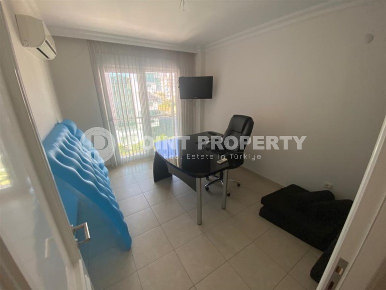 Large two-level apartment 5+1, with a total area of 380 m2, on the 4th floor with an attic in a popular area of Alanya - Lower Oba-id-6895-photo-6