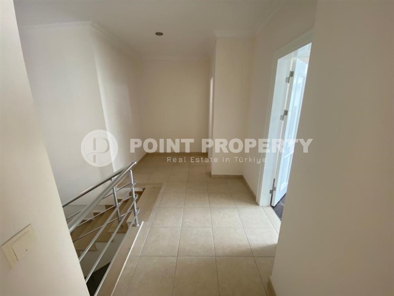 Large two-level apartment 5+1, with a total area of 380 m2, on the 4th floor with an attic in a popular area of Alanya - Lower Oba-id-6895-photo-8