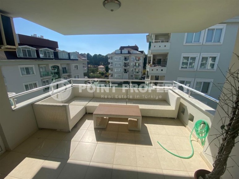 Large two-level apartment 5+1, with a total area of 380 m2, on the 4th floor with an attic in a popular area of Alanya - Lower Oba-id-6895-photo-12
