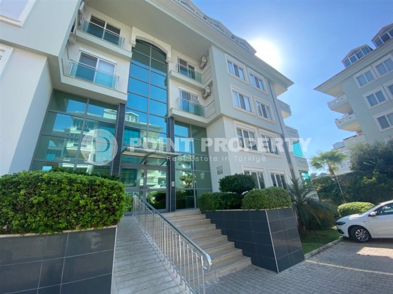 Large two-level apartment 5+1, with a total area of 380 m2, on the 4th floor with an attic in a popular area of Alanya - Lower Oba-id-6895-photo-23