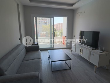 Новая квартира с мебелью и бытовой техникой в 500 метрах от моря, в центре района Томюк-id-6901-фото-2