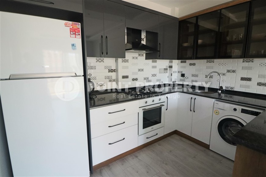 New apartment with furniture and household appliances 500 meters from the sea, in the center of Tomyuk district-id-6901-photo-3