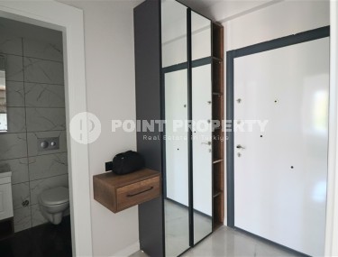 Новая квартира с мебелью и бытовой техникой в 500 метрах от моря, в центре района Томюк-id-6901-фото-5