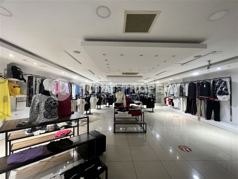 Detached commercial premises with a total area of 1050 m2, on one of the central streets of Alanya-id-6908-photo-9