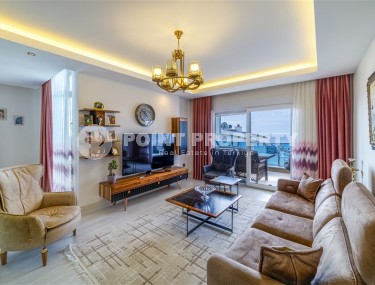 Атмосферная двухуровневая квартира с панорамным видом на море, на 9-м этаже с мансардой, в центре района Тосмур-id-6924-фото-2