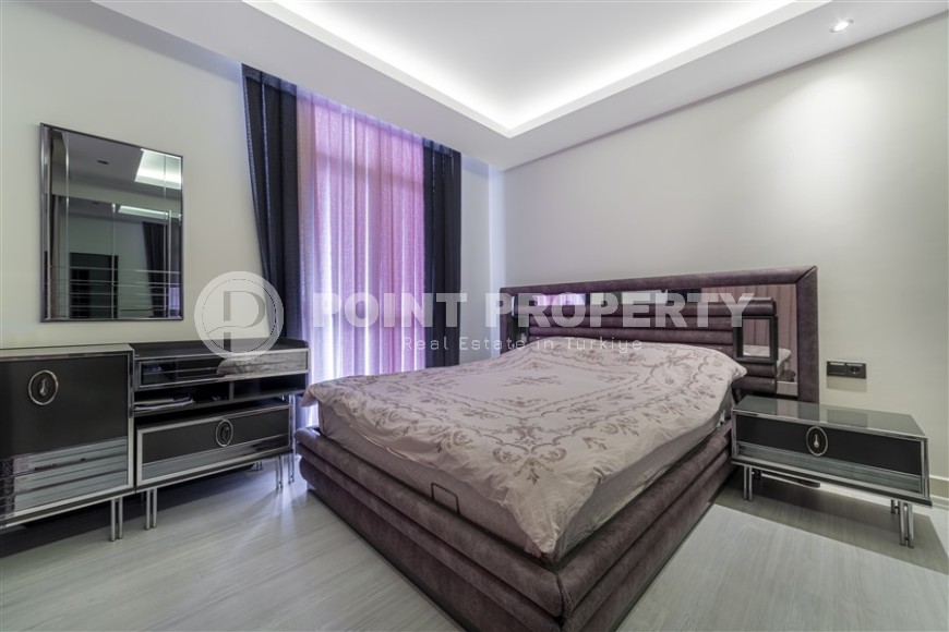 Атмосферная двухуровневая квартира с панорамным видом на море, на 9-м этаже с мансардой, в центре района Тосмур-id-6924-фото-7