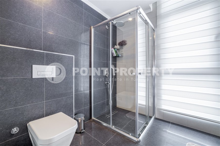 Атмосферная двухуровневая квартира с панорамным видом на море, на 9-м этаже с мансардой, в центре района Тосмур-id-6924-фото-13