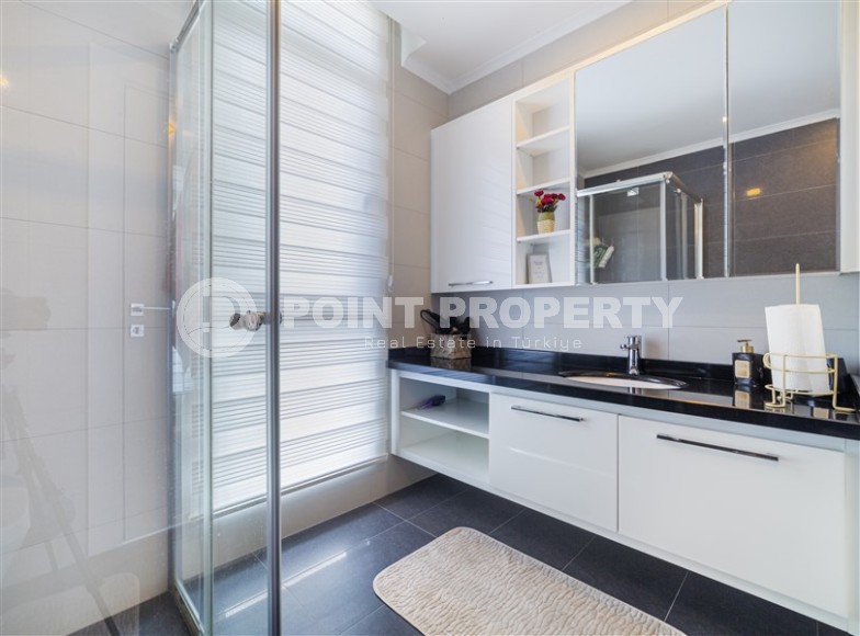 Атмосферная двухуровневая квартира с панорамным видом на море, на 9-м этаже с мансардой, в центре района Тосмур-id-6924-фото-14