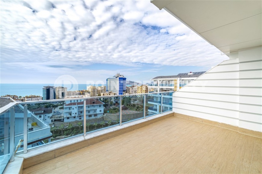 Атмосферная двухуровневая квартира с панорамным видом на море, на 9-м этаже с мансардой, в центре района Тосмур-id-6924-фото-18