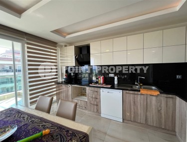 Панорамная квартира с роскошным видом на море, в 50 метрах от пляжа, в центре района Кестель-id-6929-фото-2