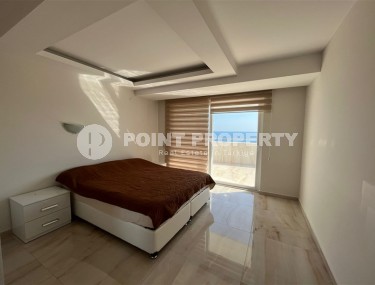 Панорамная квартира с роскошным видом на море, в 50 метрах от пляжа, в центре района Кестель-id-6929-фото-3