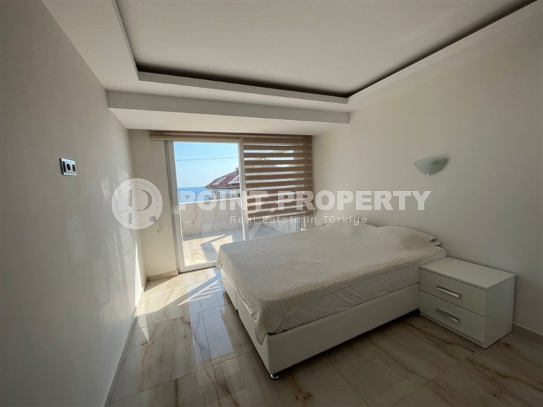 Панорамная квартира с роскошным видом на море, в 50 метрах от пляжа, в центре района Кестель-id-6929-фото-4