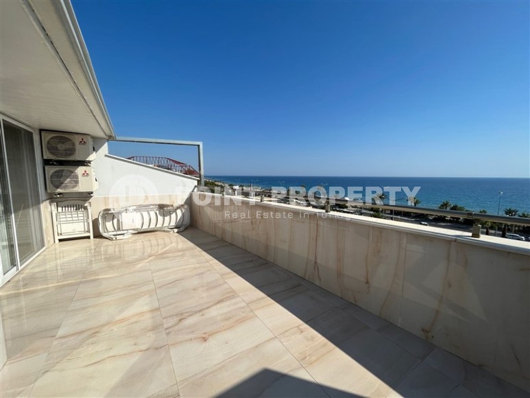 Панорамная квартира с роскошным видом на море, в 50 метрах от пляжа, в центре района Кестель-id-6929-фото-13