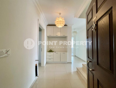 Duplex 3+1 with large rooms, 250 m2 just 300 meters from the sea in Tosmur, Alanya.-id-1074-photo-3