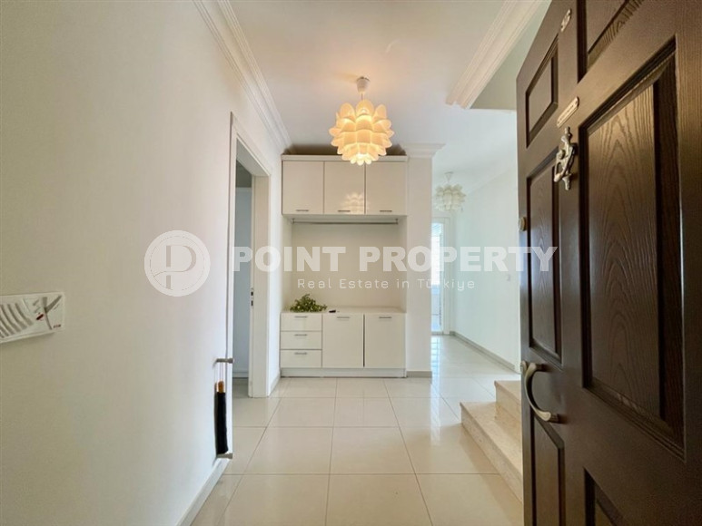 Duplex 3+1 with large rooms, 250 m2 just 300 meters from the sea in Tosmur, Alanya.-id-1074-photo-3