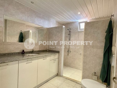 Duplex 3+1 with large rooms, 250 m2 just 300 meters from the sea in Tosmur, Alanya.-id-1074-photo-4