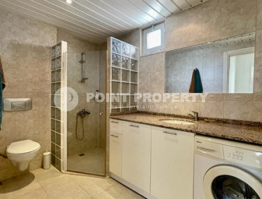 Duplex 3+1 with large rooms, 250 m2 just 300 meters from the sea in Tosmur, Alanya.-id-1074-photo-5