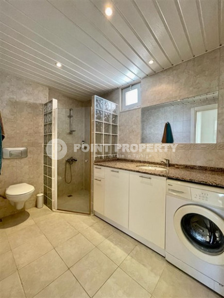 Duplex 3+1 with large rooms, 250 m2 just 300 meters from the sea in Tosmur, Alanya.-id-1074-photo-5