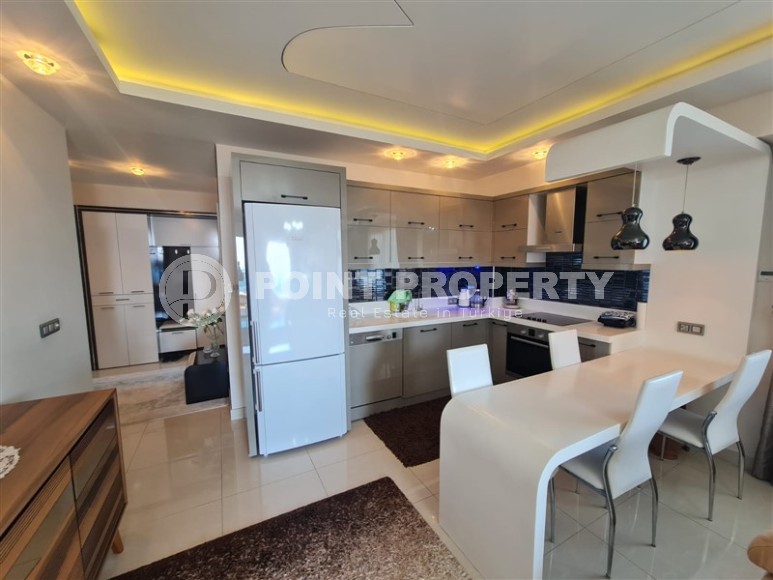 Просторная панорамная квартира с видом на город и горы, на 11-м этаже в жилом комплексе 2012 года постройки-id-6946-фото-3