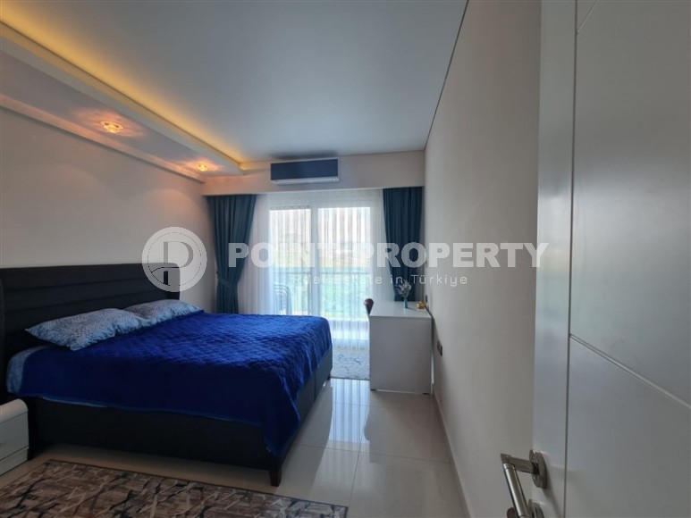 Просторная панорамная квартира с видом на город и горы, на 11-м этаже в жилом комплексе 2012 года постройки-id-6946-фото-4