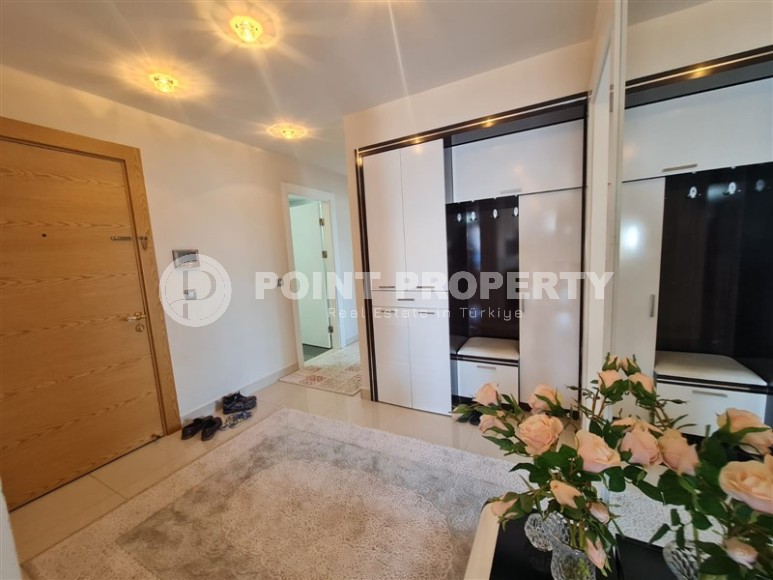 Просторная панорамная квартира с видом на город и горы, на 11-м этаже в жилом комплексе 2012 года постройки-id-6946-фото-7