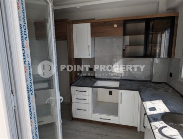 Недорогие новые квартиры в жилом комплексе, введенном в эксплуатацию в 2022 году, в популярном курортном районе Мерсина - Томюк-id-6956-фото-3