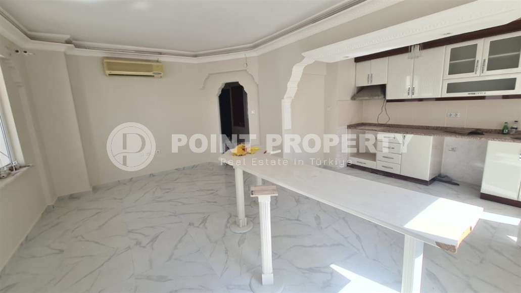 Недорогая квартира с новым ремонтом на 4-м этаже в доме 2003 года постройки, в 200 метрах от моря-id-6958-фото-1