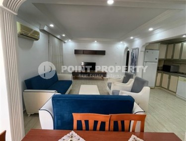 Ready-to-move-in apartment on the 1st floor in a residence built in 2006, in the center of Alanya-id-6977-photo-2