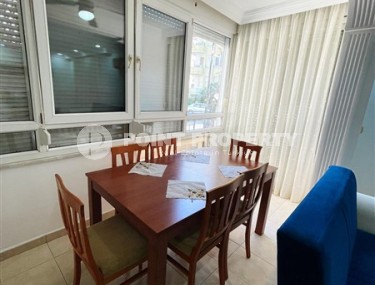 Ready-to-move-in apartment on the 1st floor in a residence built in 2006, in the center of Alanya-id-6977-photo-3