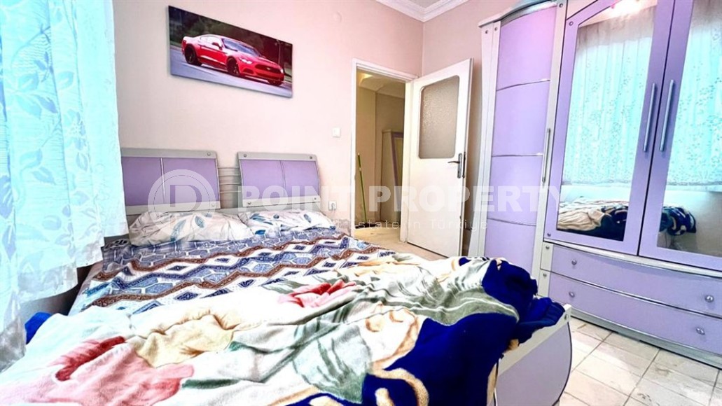 Comfortable apartment 2+1 on the 1st floor in a building built in 2002, in the center of Mahmutlar district-id-6978-photo-4